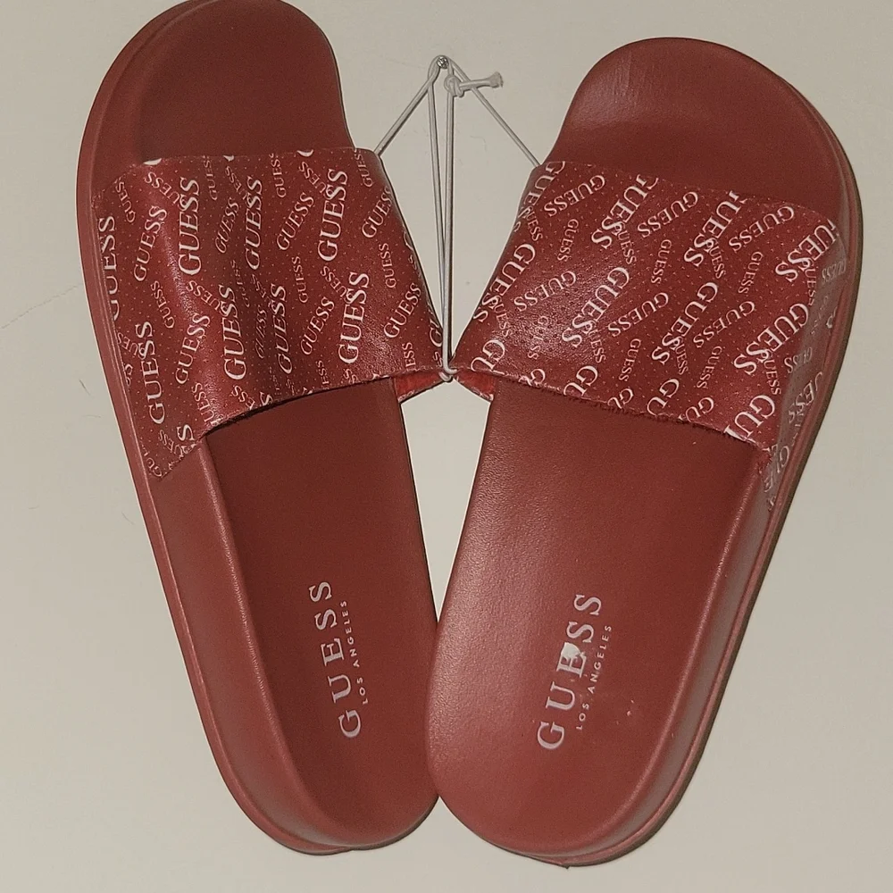 Slippers - Picture 1 of 3